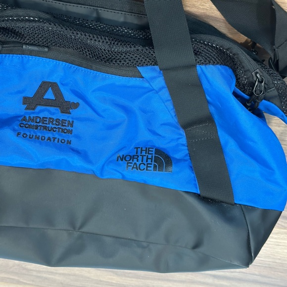 The North Face Apex Gym Duffle in Monster Blue/Black with Embroidered Logo - Picture 2 of 9